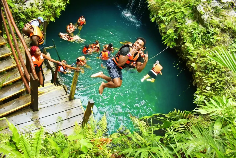 Exclusive Private 3 Cenotes Tour with Mayan Lunch